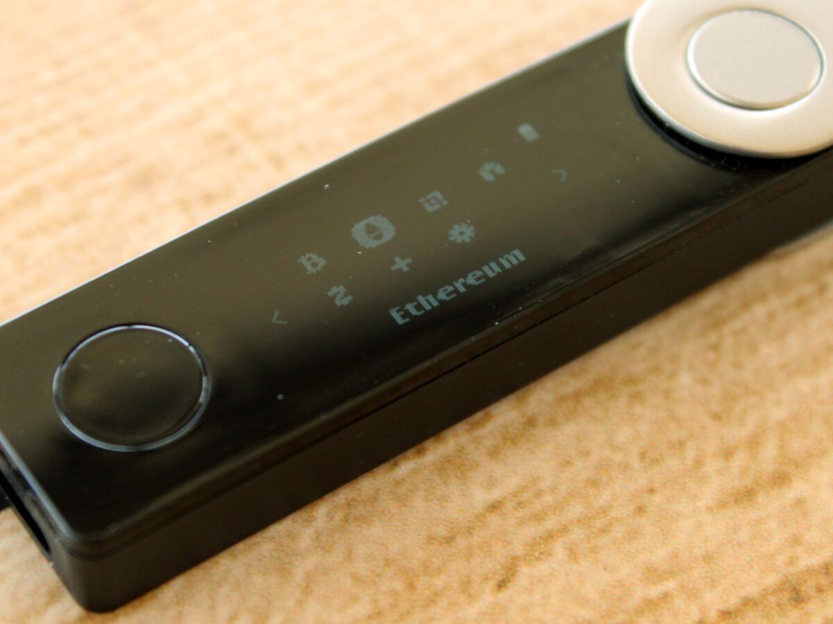 Ledger Nano S Review - Crypto Head