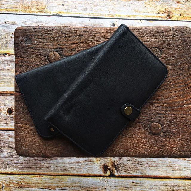 The Utilitarian v - All in one flat wallet