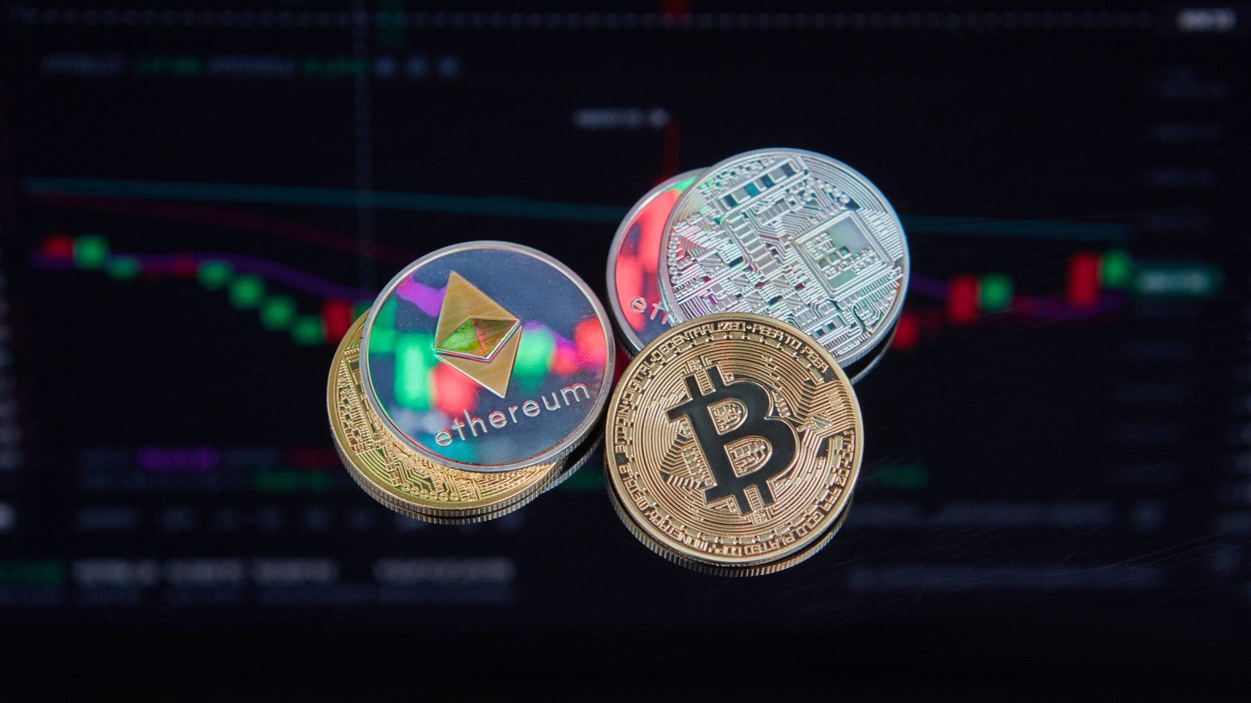 Bitcoin vs. Ethereum: What’s the Biggest Difference? - NerdWallet