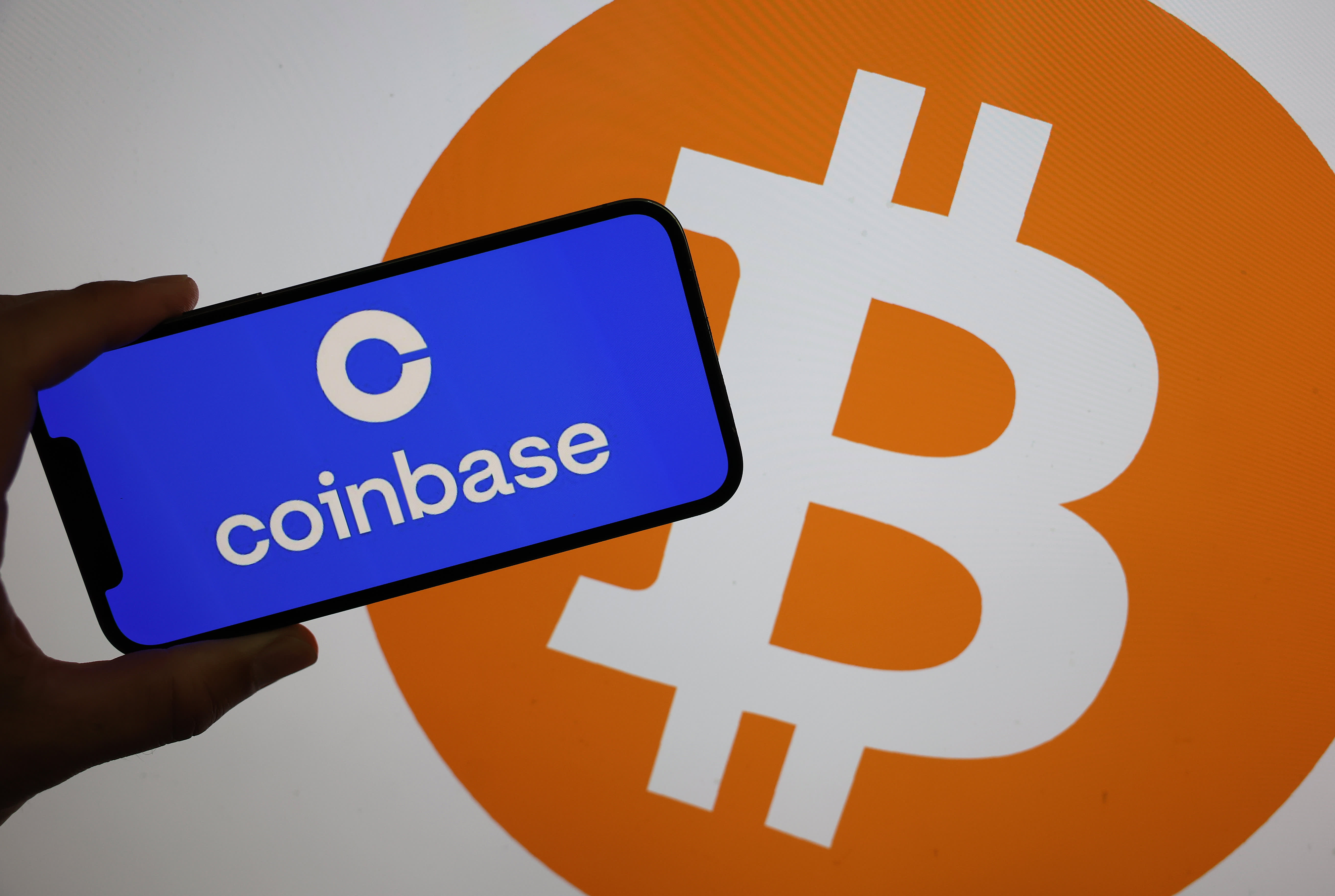 Why $4bn in losses for Coinbase short sellers is poised to get even worse – DL News