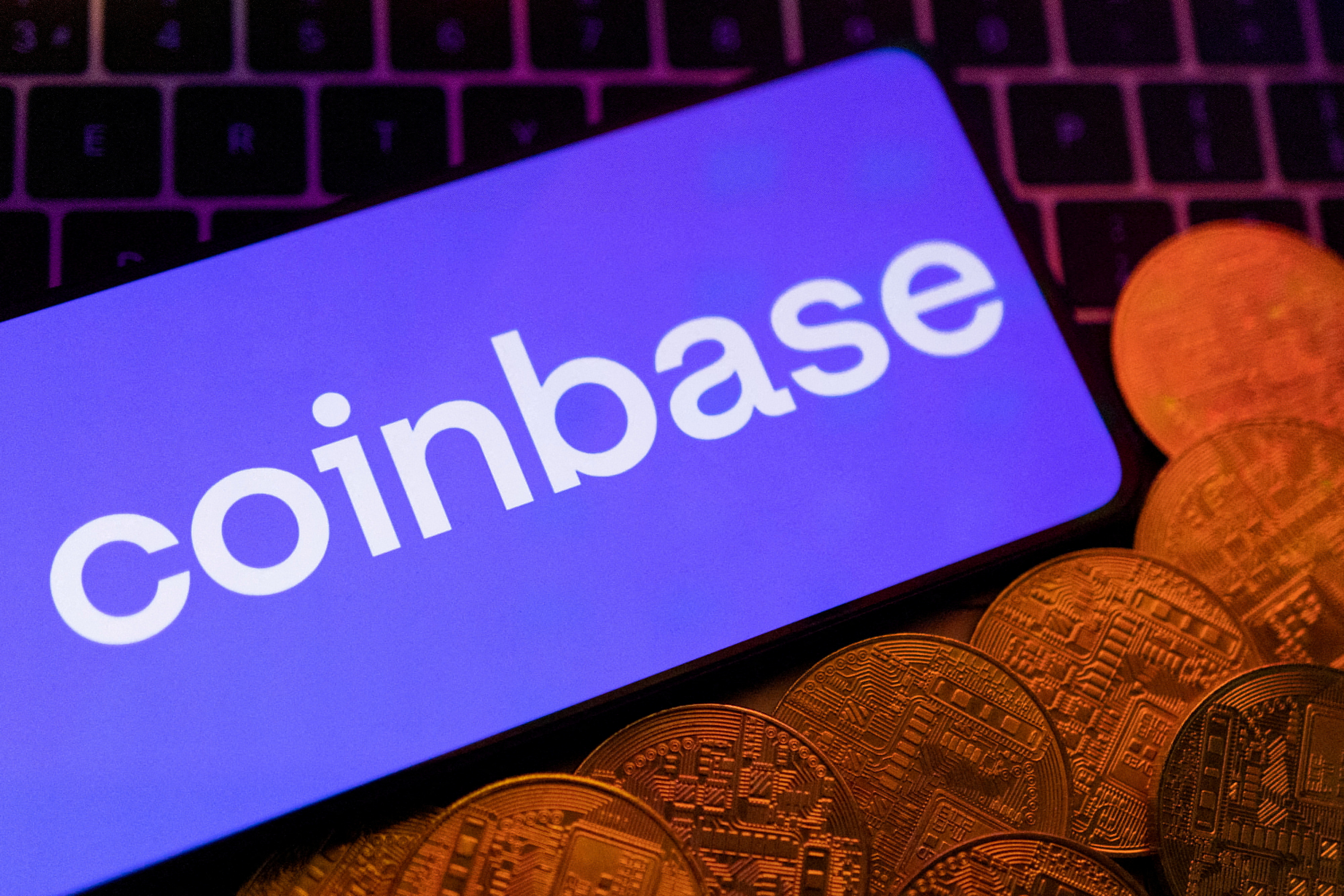 Don't assume Coinbase's stock will benefit from the bitcoin ETF, analysts say | Morningstar