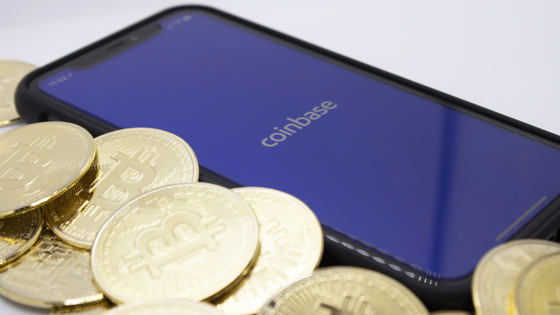 Uphold vs. Coinbase: Which Should You Choose?