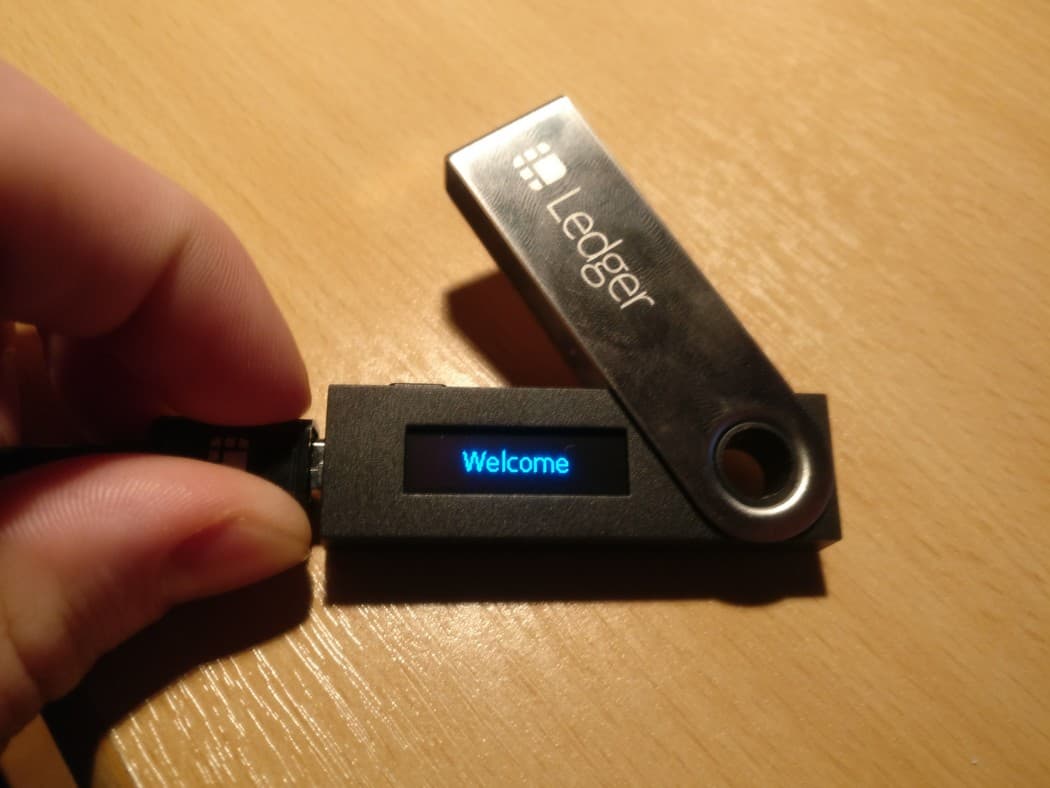 Ledger Nano S vs. X | Laptop Mag