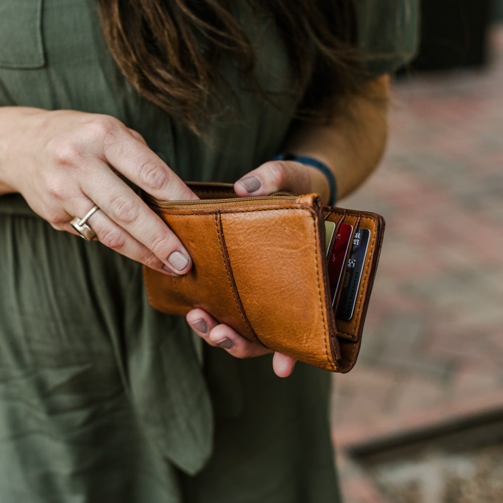 Women’s wallets, practical, elegant and original, discover them on our online shop