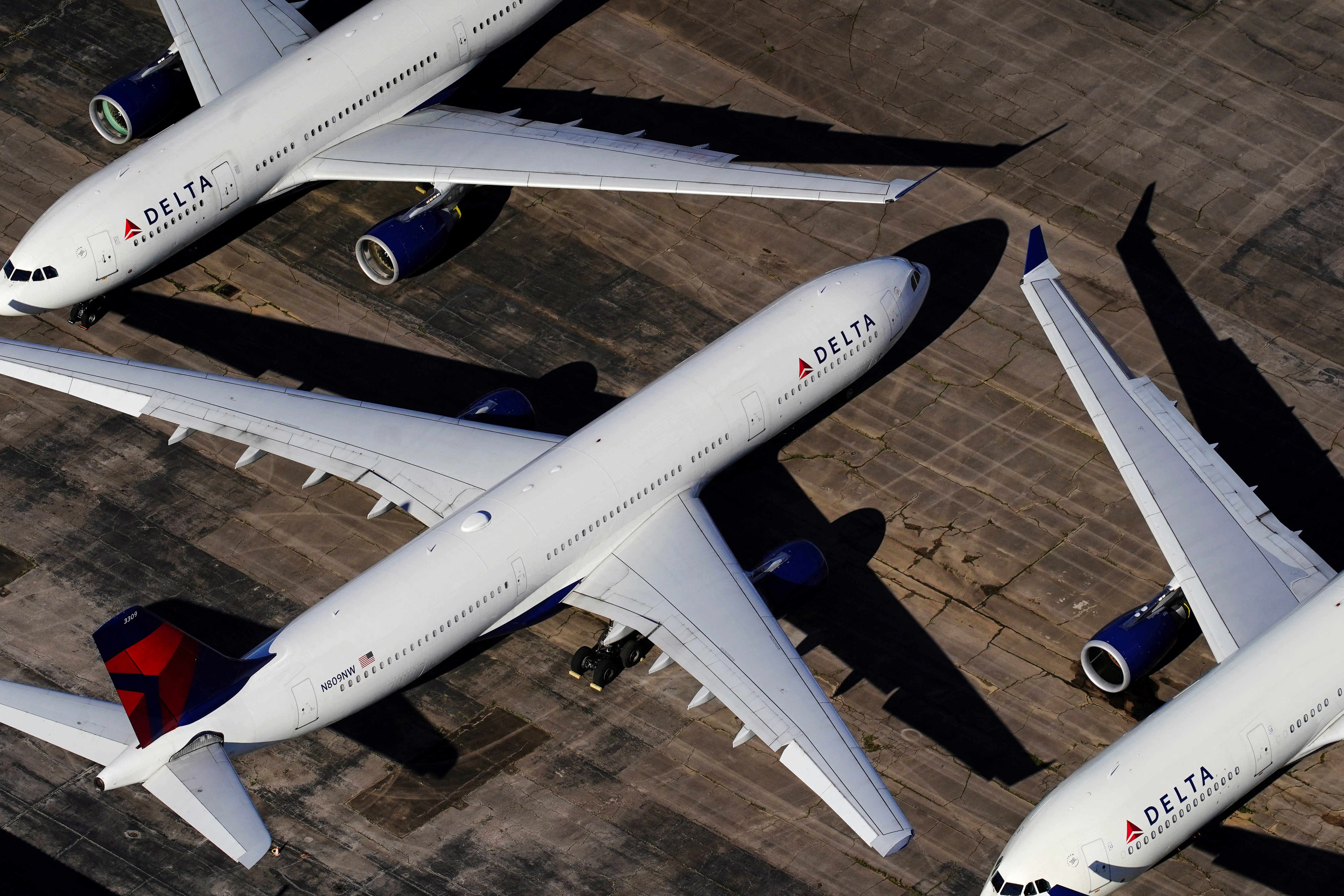 Delta Helps Finalize $ Million Investment To Save Private Jet Company Wheels Up