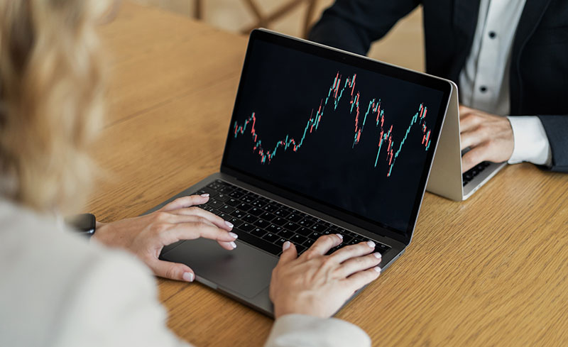 7 Best Computers for Trading Stocks in [Day Trading]