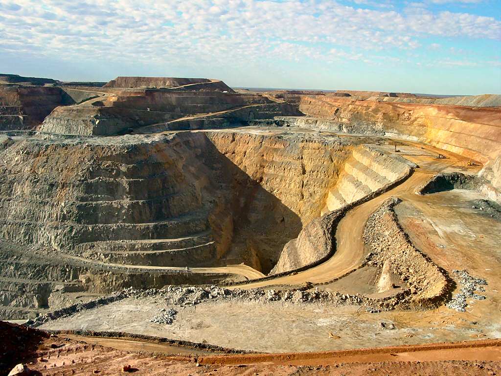 Environmental Impacts of Gold Mining - Earthworks