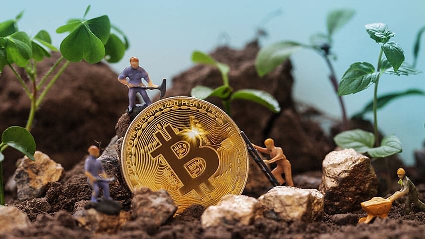 Bitcoin mining struggles to go green, research shows | Reuters