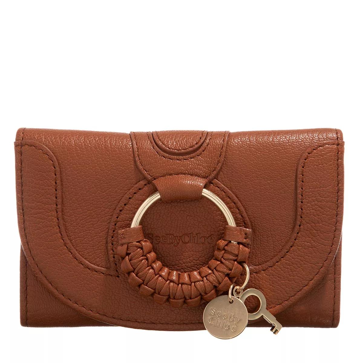 Shop Women's Handmade Leather Wallets | On Sale - Qisabags