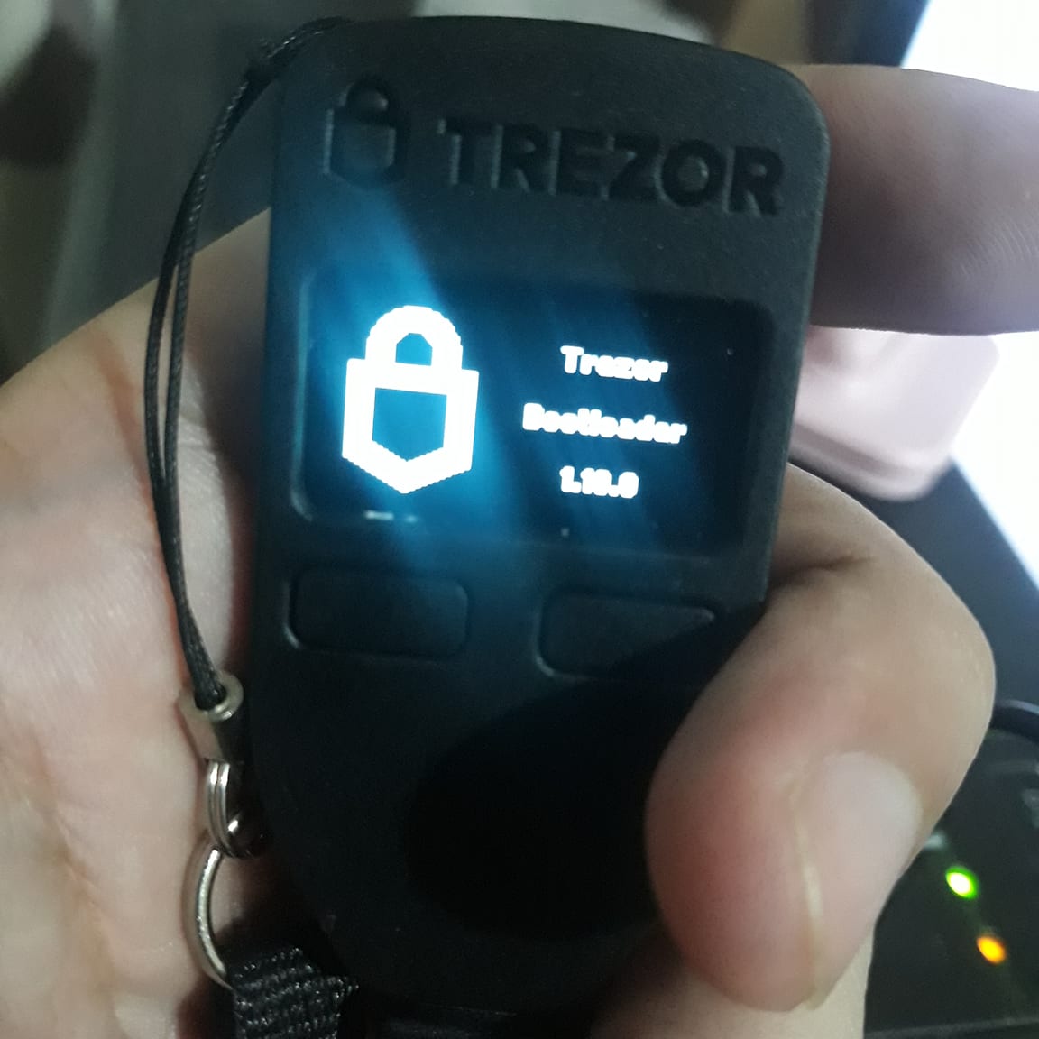 Why isn't my Trezor connecting to my computer?